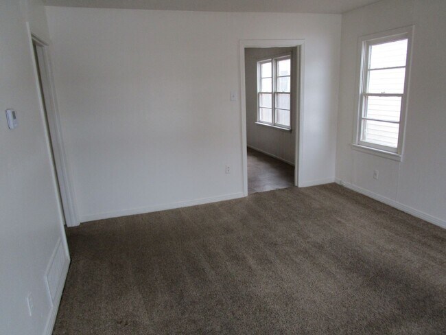 Building Photo - 2 Bedroom 1 Bath House in Tech Terrace
