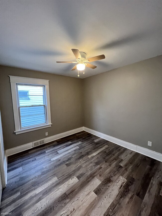 Building Photo - 3 br, 1 bath Duplex - 170 Lovering Avenue ...
