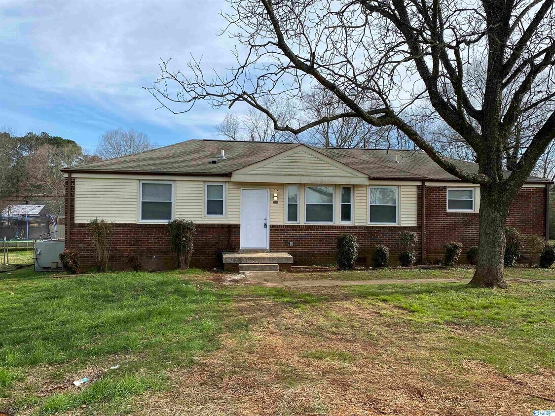 Primary Photo - 3800 N Memorial Pkwy