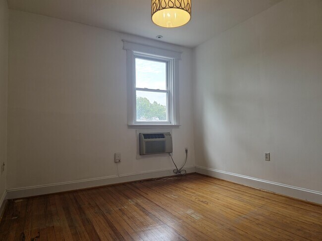 Foto del edificio - 1020 Fairmont St NW