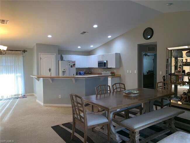 Foto del edificio - 2700 SW 15th Ave