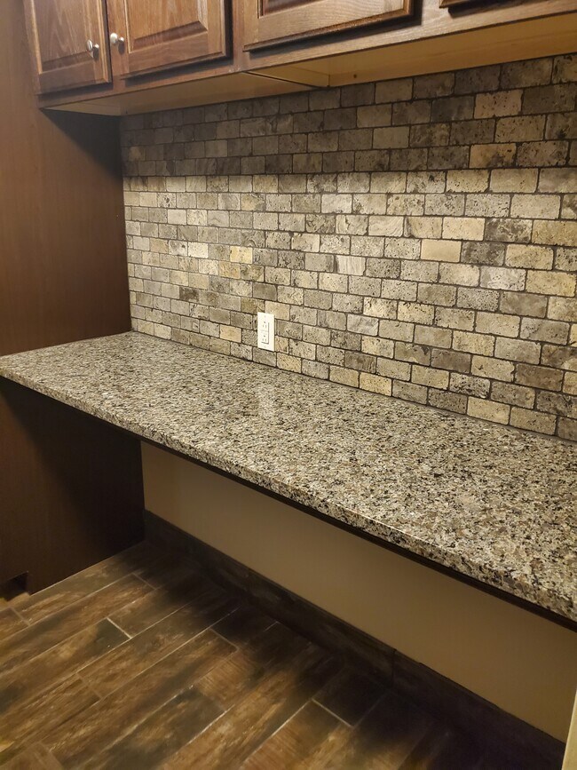Foto del edificio - 1448 Elmwood Ave