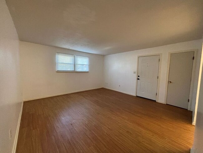 Building Photo - 529 Brown Cir Dr