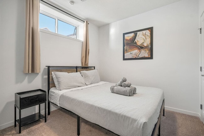 Building Photo - 226 Magnolia Way SE