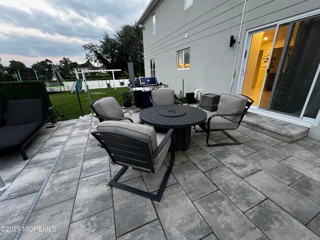 Foto del edificio - 799 Bowyer Ave