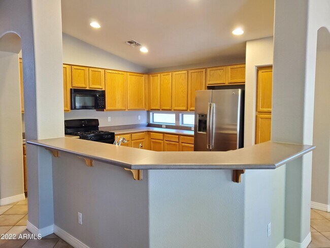 Building Photo - 2880 S Tumbleweed Ln