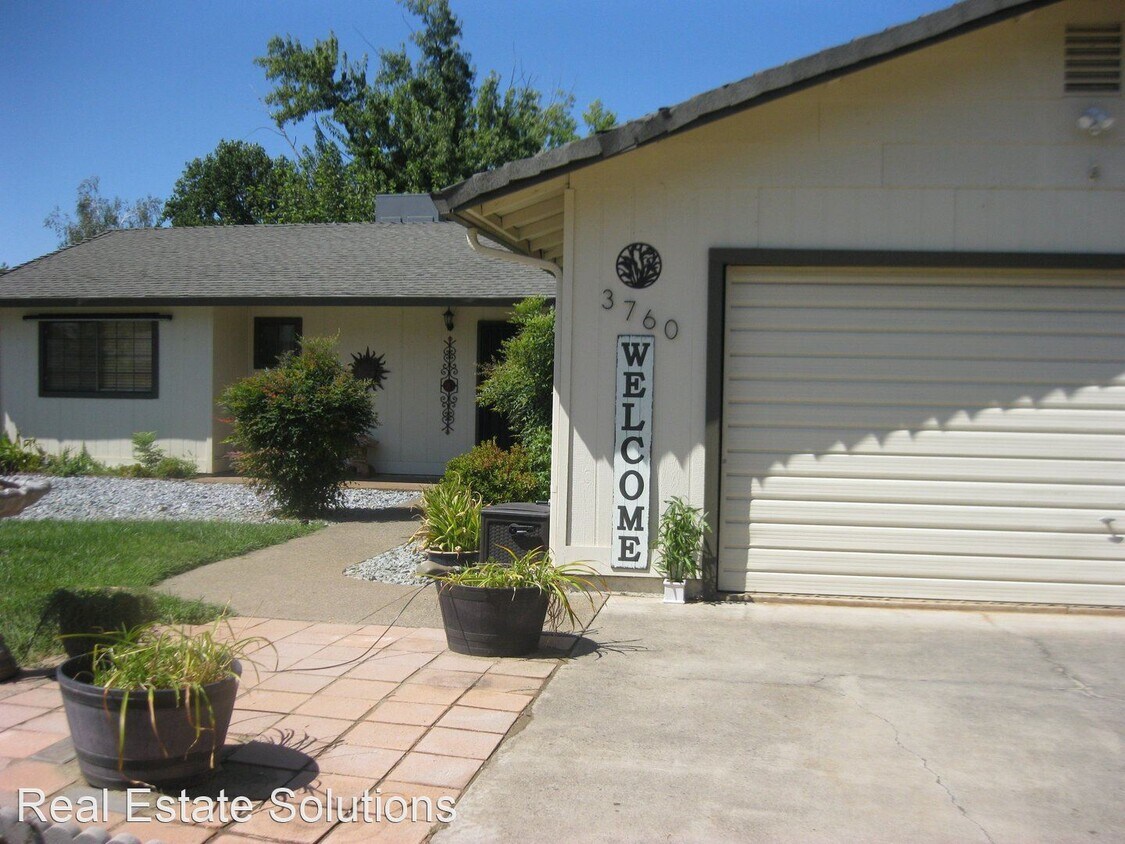 Primary Photo - 3 br, 2 bath House - 3760 Bmbow
