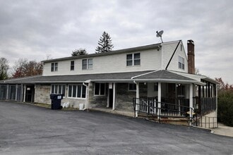 Building Photo - 216 Friemann Ln