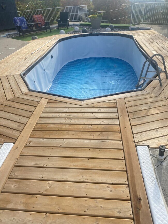 Photo du bâtiment - 845 Toovey Rd