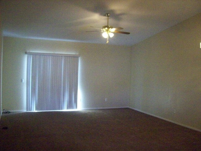 Building Photo - Enormous second story unit in upscale gated Summerlin community