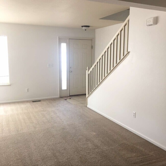 Foto del edificio - 4533 Starflower Dr