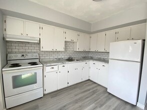 Building Photo - 80 Glasier Rd