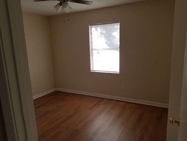Building Photo - 8126 Ernestine Rd