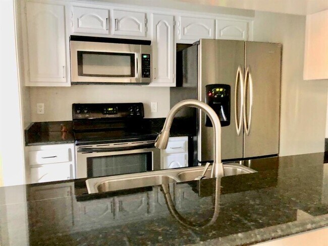 Foto del edificio - 5100 Verde Valley Ln