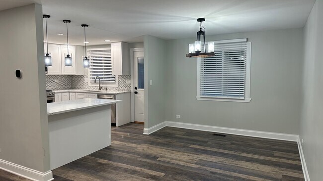 Foto del edificio - 303 Quincy Ct