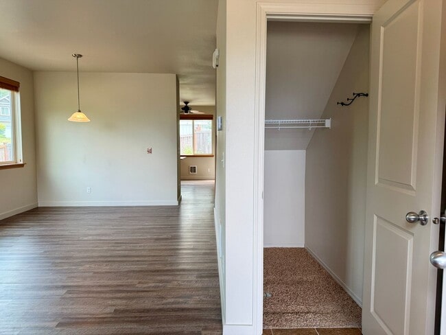 Building Photo - 22709 7th Pl W