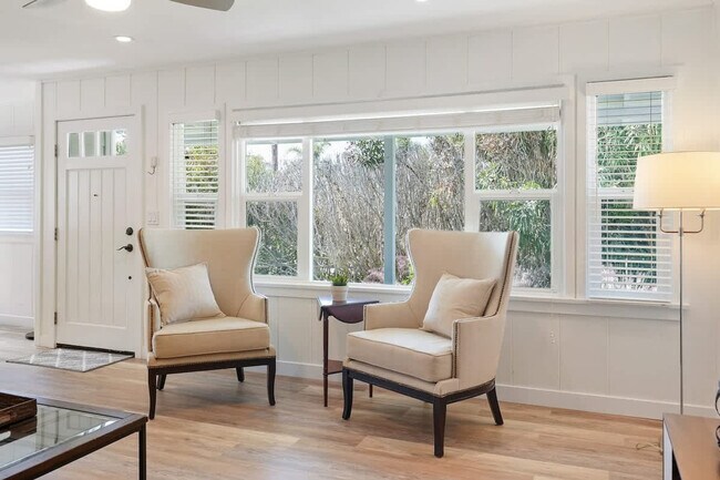 Foto del edificio - 2464 Jefferson St