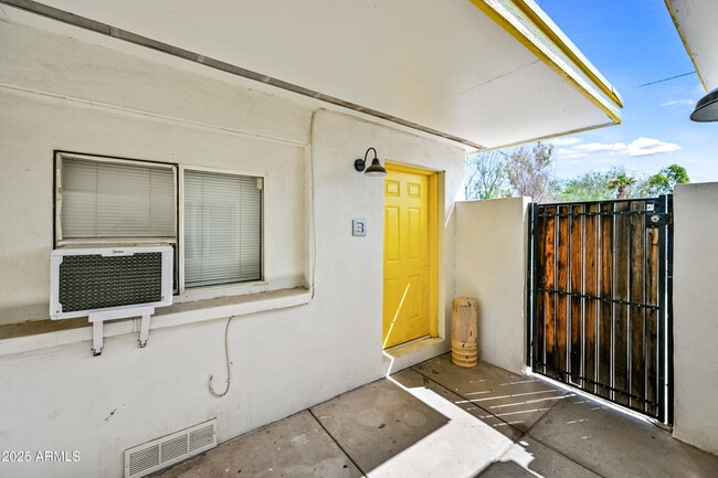 Foto del edificio - 1241 E McKinley St