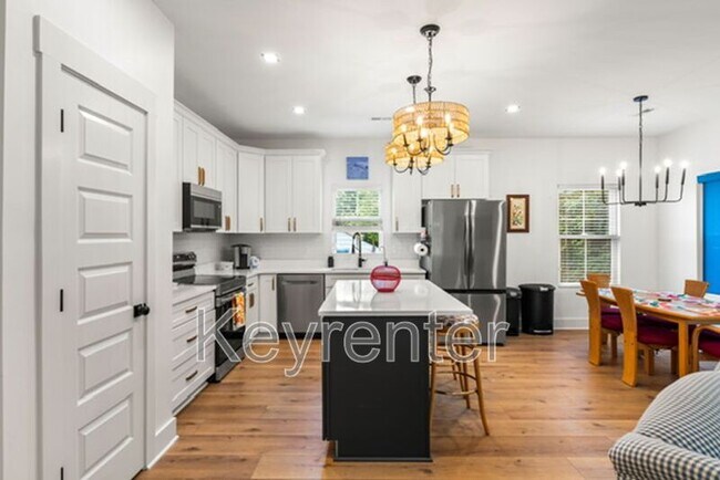 Foto del edificio - 1406 Lantana Ln NW