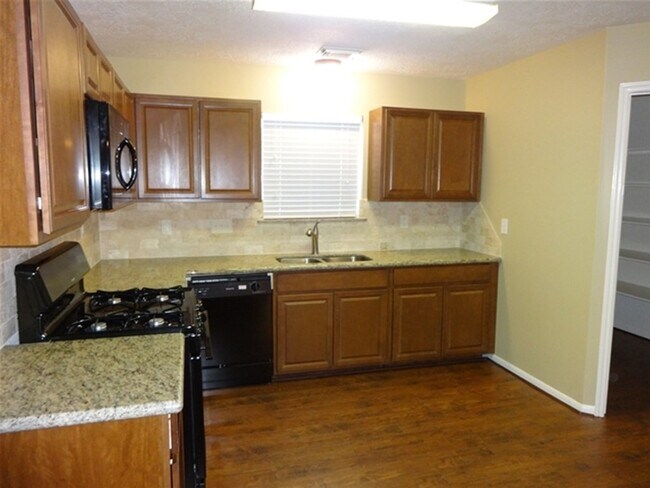 Foto del edificio - 3631 Windmoor Dr