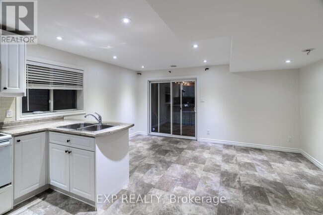 Photo du bâtiment - 35 Hummingbird Ln