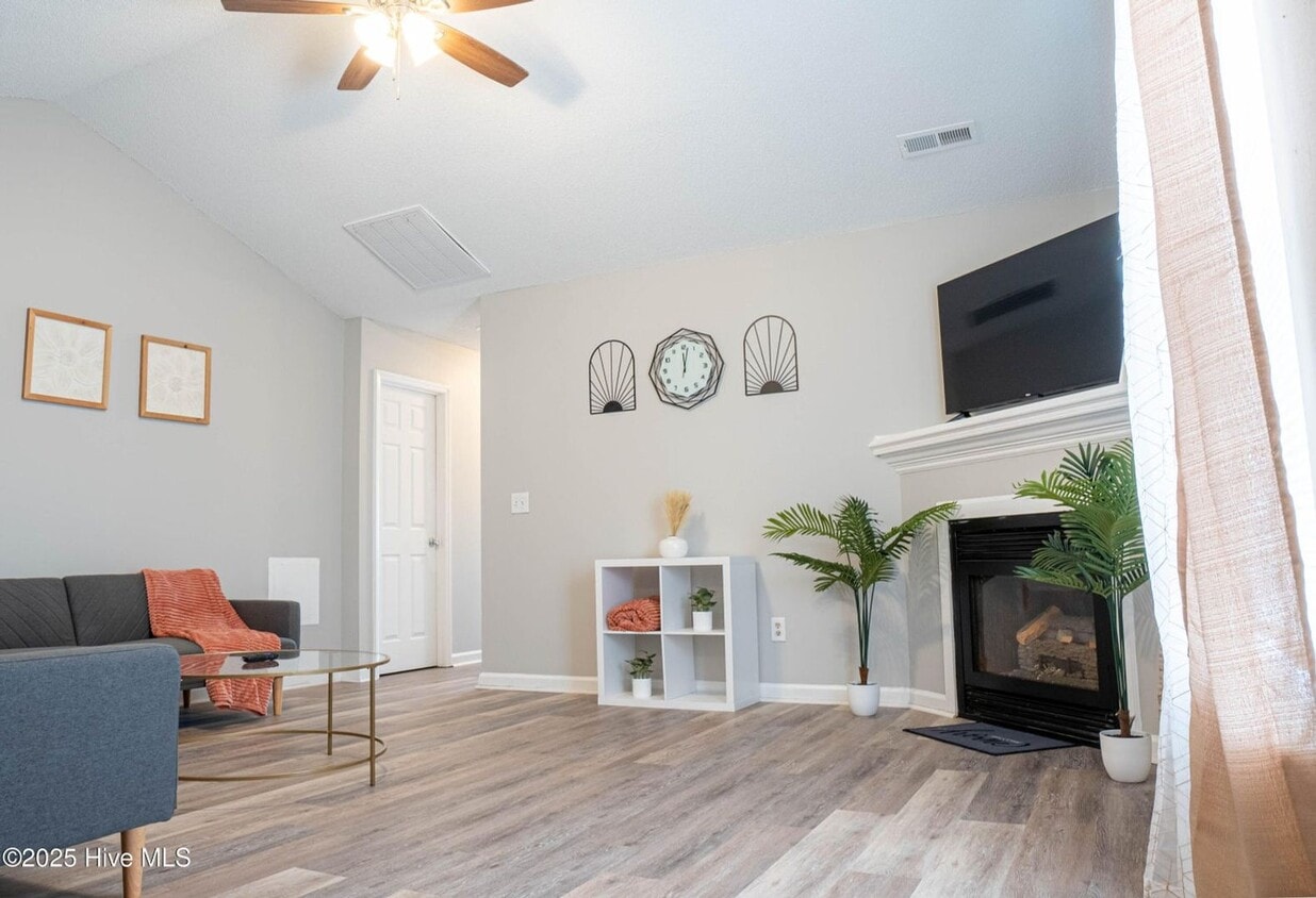 Foto principal - 2503 East St