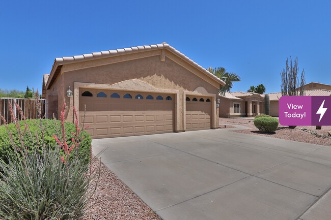 Building Photo - 1084 E San Carlos Way