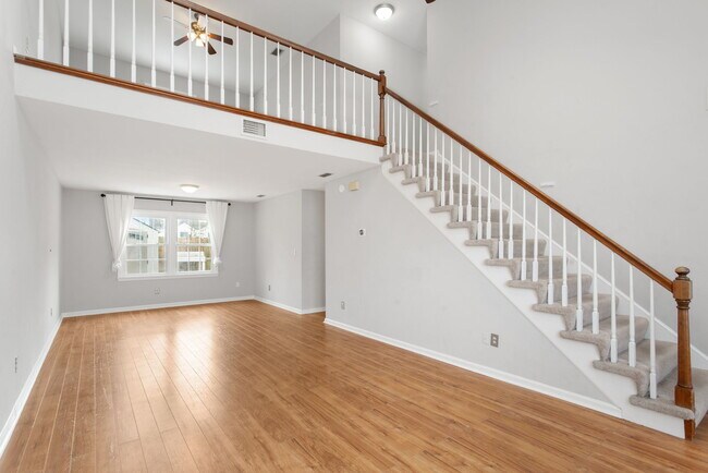 Building Photo - 5945 Senators Ct