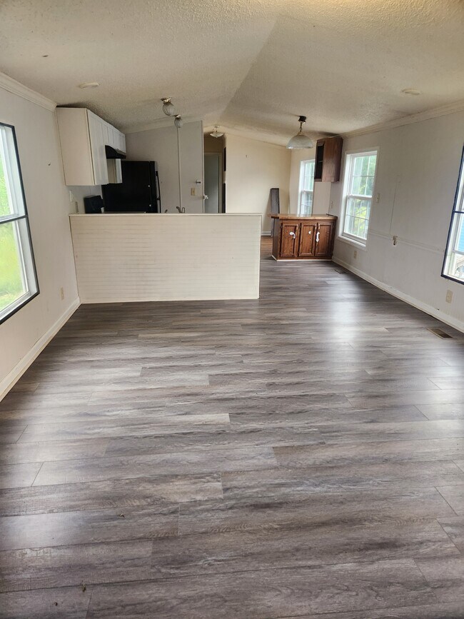 Foto del edificio - 121 Connector Rd