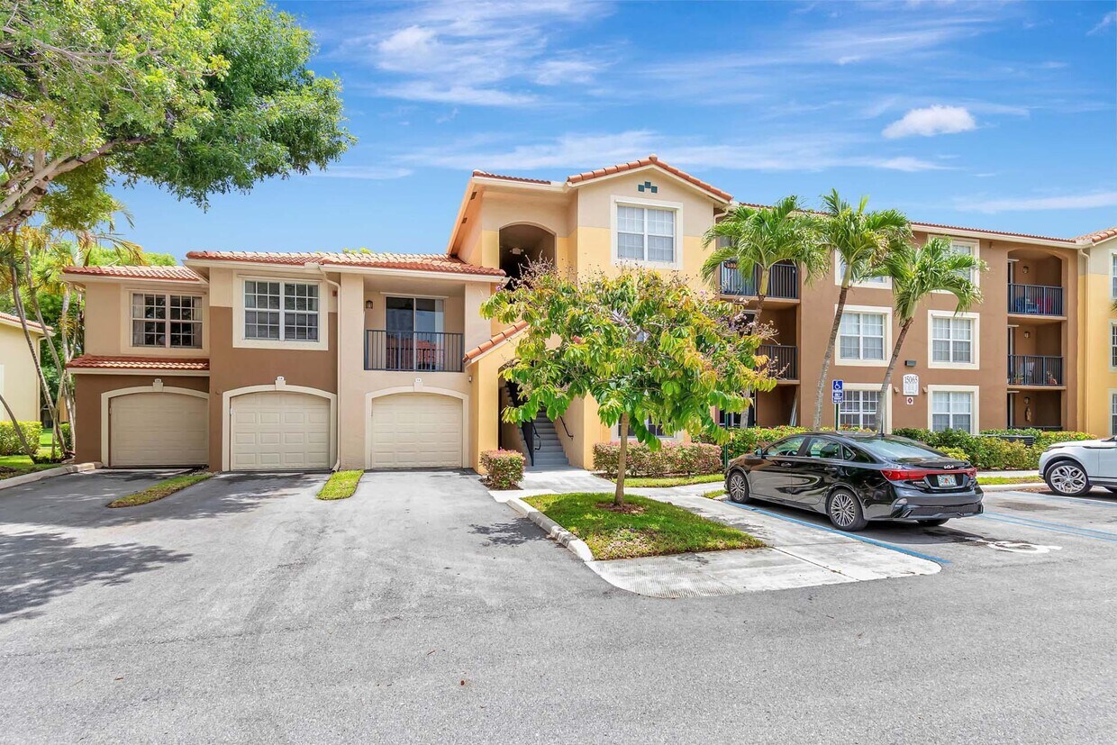 Primary Photo - 15065 Michelangelo Blvd