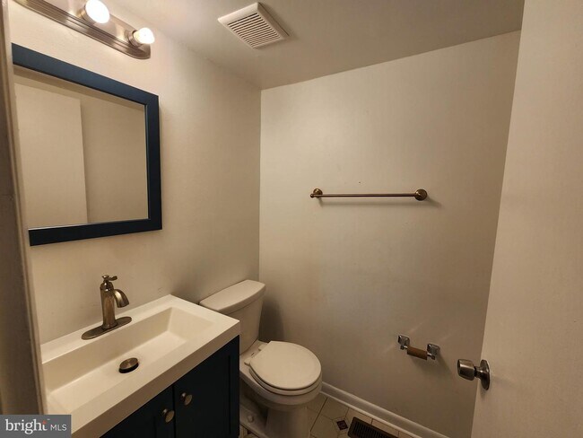 Building Photo - 856 W Spring Meadow Ct