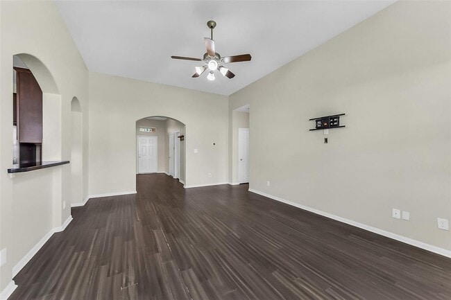 Building Photo - 16622 River Wood Ct