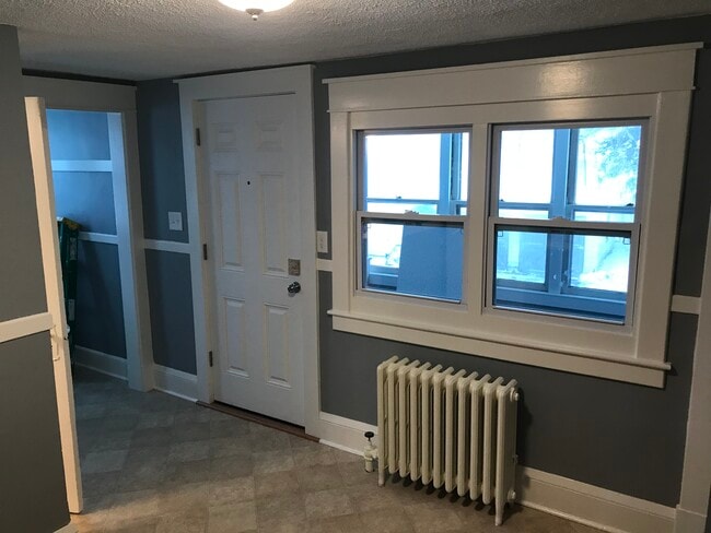 Building Photo - 12 Hazelwood Ter