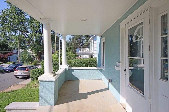 Foto del edificio - Spacious Downtown Home