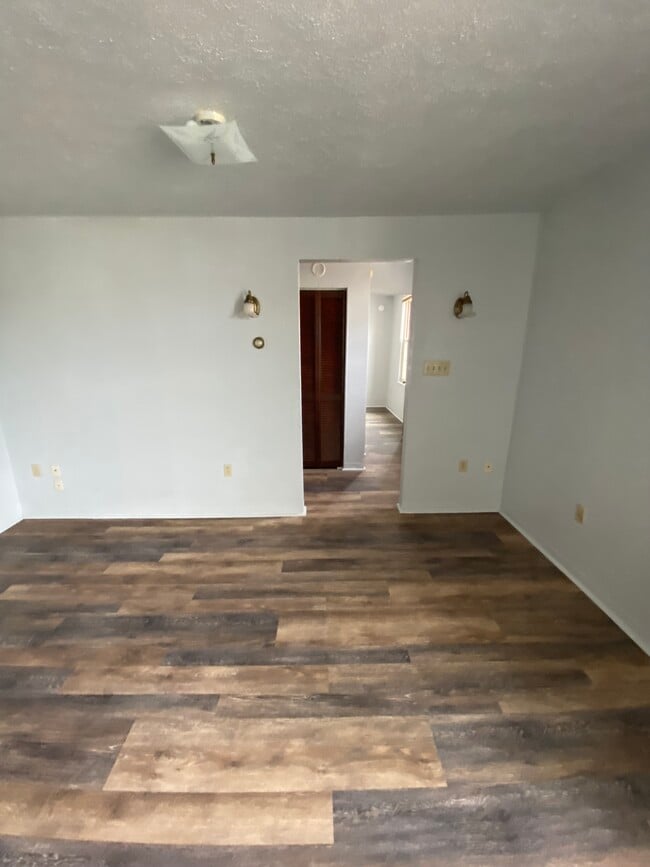 Building Photo - 700 Brinton Ave