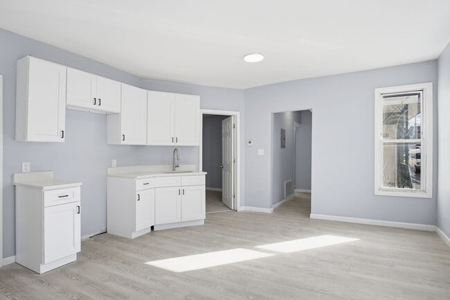 Building Photo - 156 Butler St