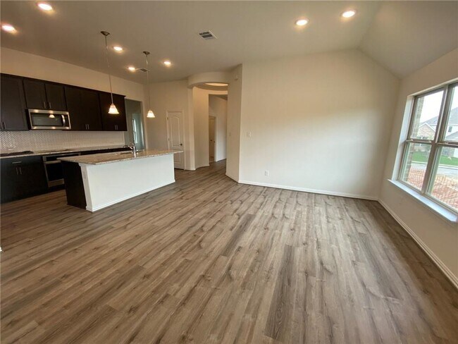 Foto del edificio - 712 Clear Spring Ln