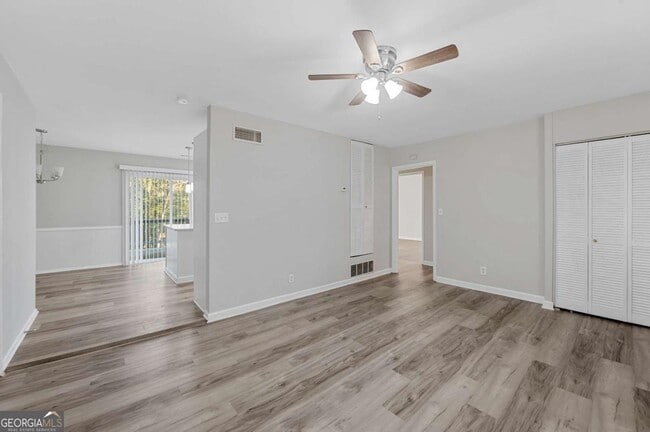 Foto del edificio - 2382 Peachwood Cir NE