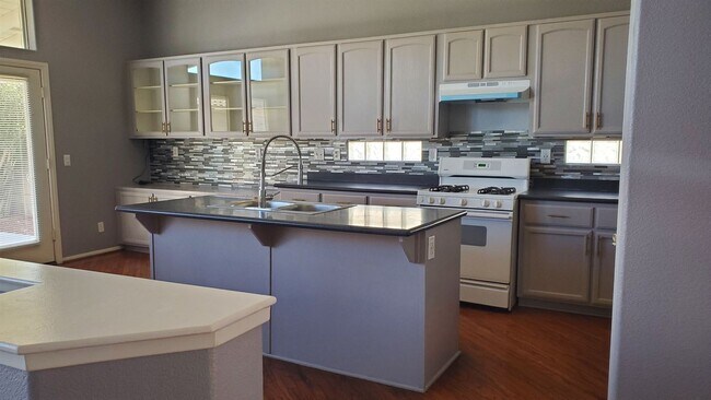 Foto del edificio - 4 br, 2.5 bath House - 9356 BONDENO ST