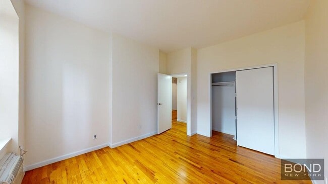 Building Photo - 306 E 91st St