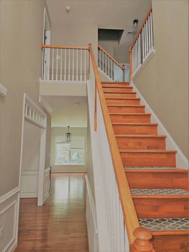 Foto del edificio - Large contemporary in Birkdale Subdivision...