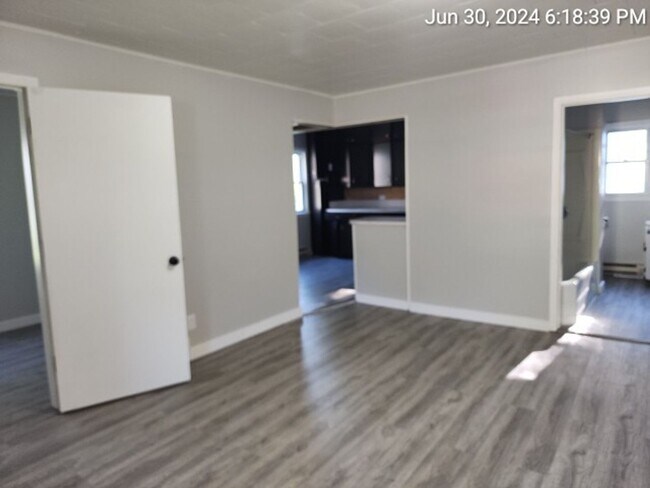 Building Photo - 1 Bedroom- Main floor- Black River Falls