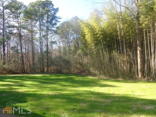 Building Photo - 3201 Bomar Rd