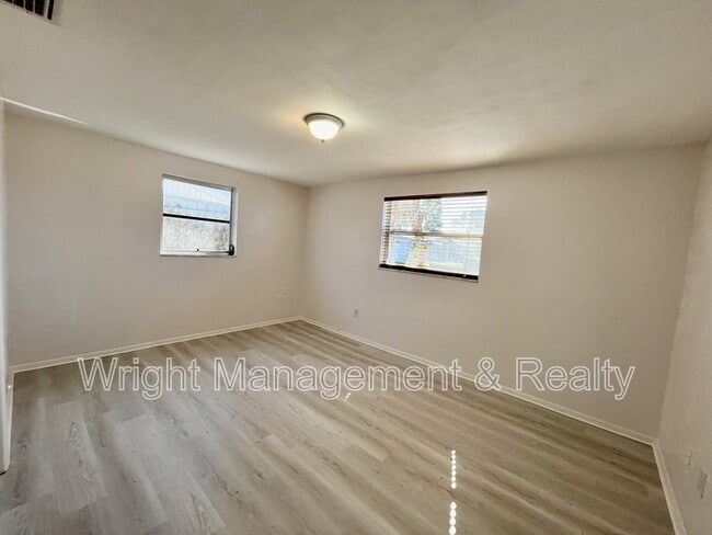 Foto del edificio - 3907 Luma Dr