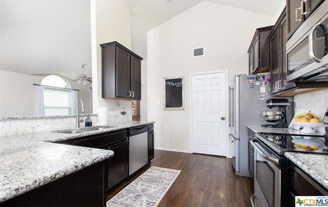 Building Photo - 1309 Blue Leaf Dr
