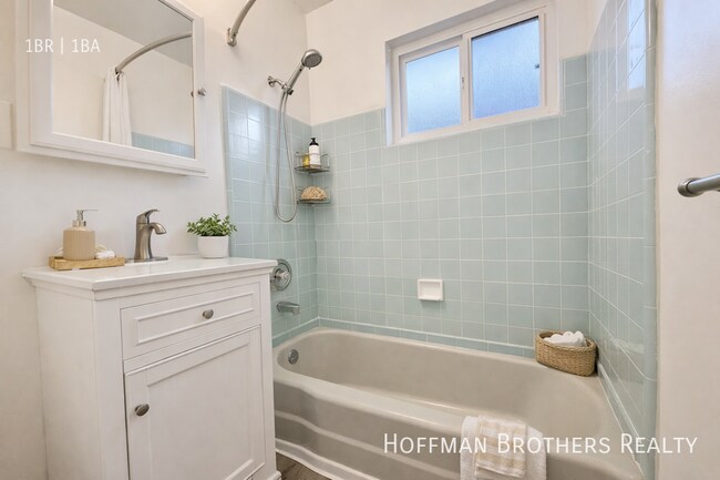 Foto del edificio - 8140 W 83rd St