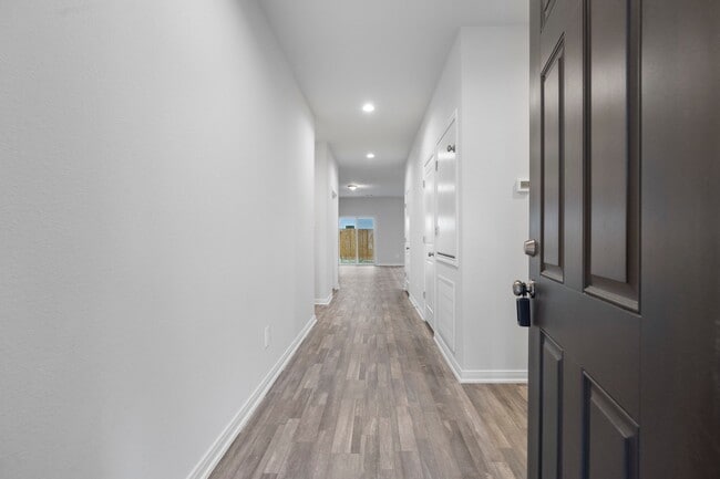 Building Photo - 102 Avalon Dr