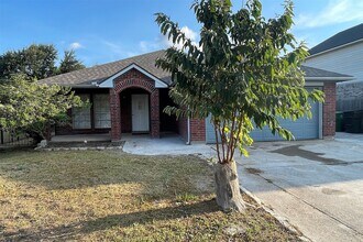 Building Photo - 8010 Arrowhead Ln