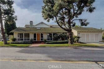 Building Photo - 527 Crest Ave