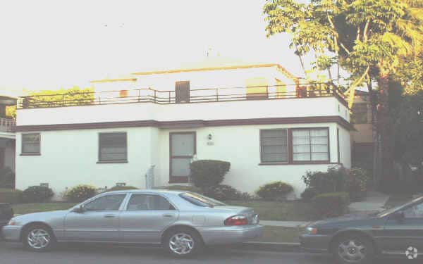 Building Photo - 422 N Sierra Bonita Ave